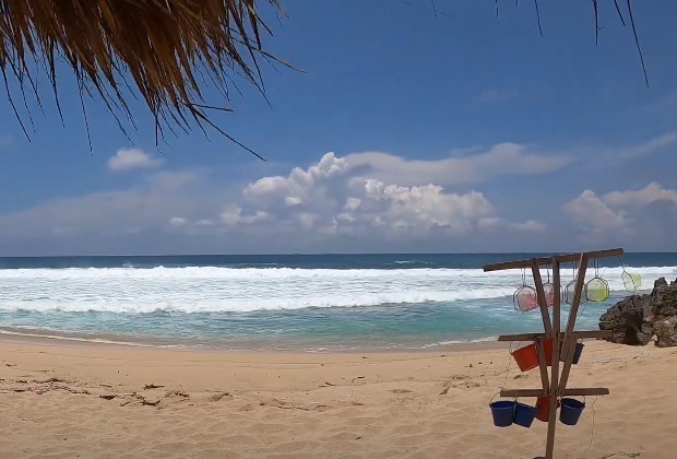 Pantai Watulawang