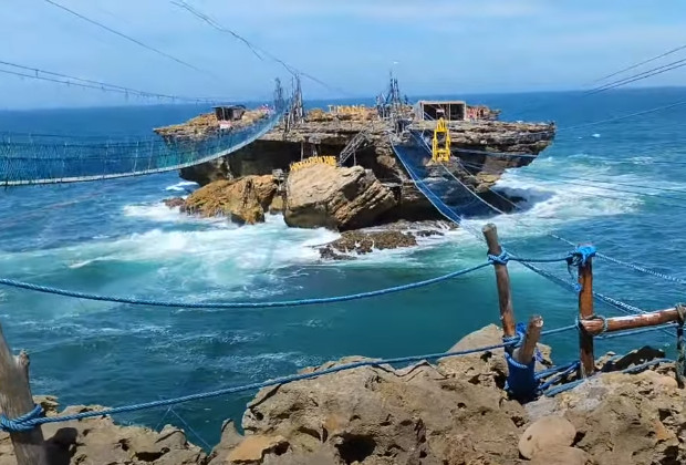 Pantai Timang Yogyakarta